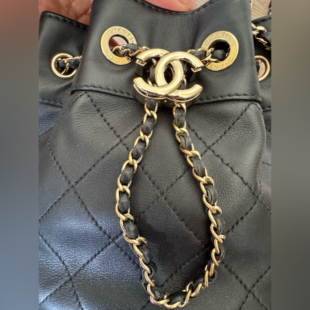 Chanel CC Chain Dweller Drawstring Bucket Bag Quilted Lambskin small Black - Picture 8 of 14